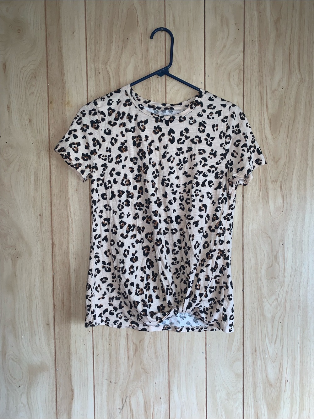 Leopard Print Twist-Front Short Sleeve Tee - Beige/Black